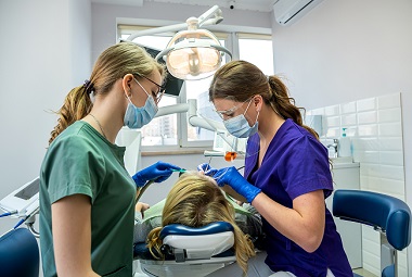 Clicca per accedere all'articolo Individuazione Profilo Professionale Assistente Studio Odontoiatrico quale Operatore d’interesse Sanitario